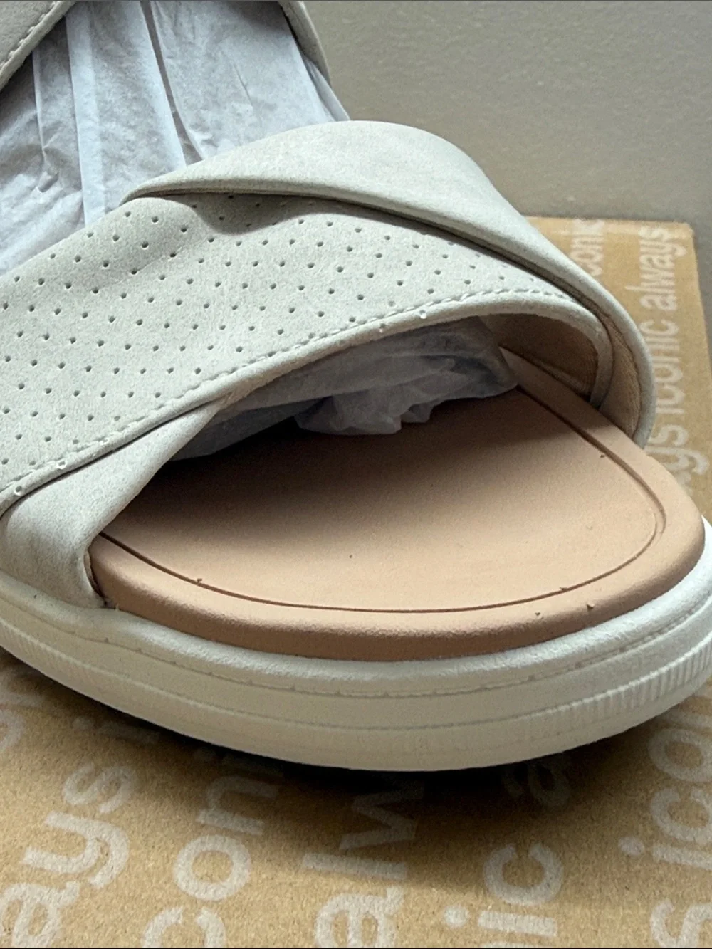 Dr. Scholl's Time of Run Women's Light Beige Strappy Sandals Size 10M NWT